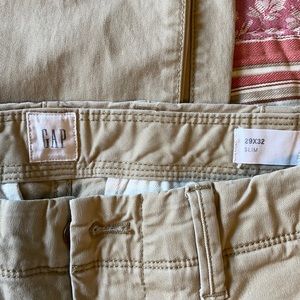 Men’s GAP khaki pants